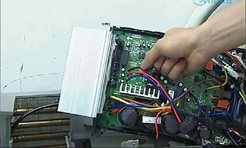 乌鲁木齐美的空调电话是多少